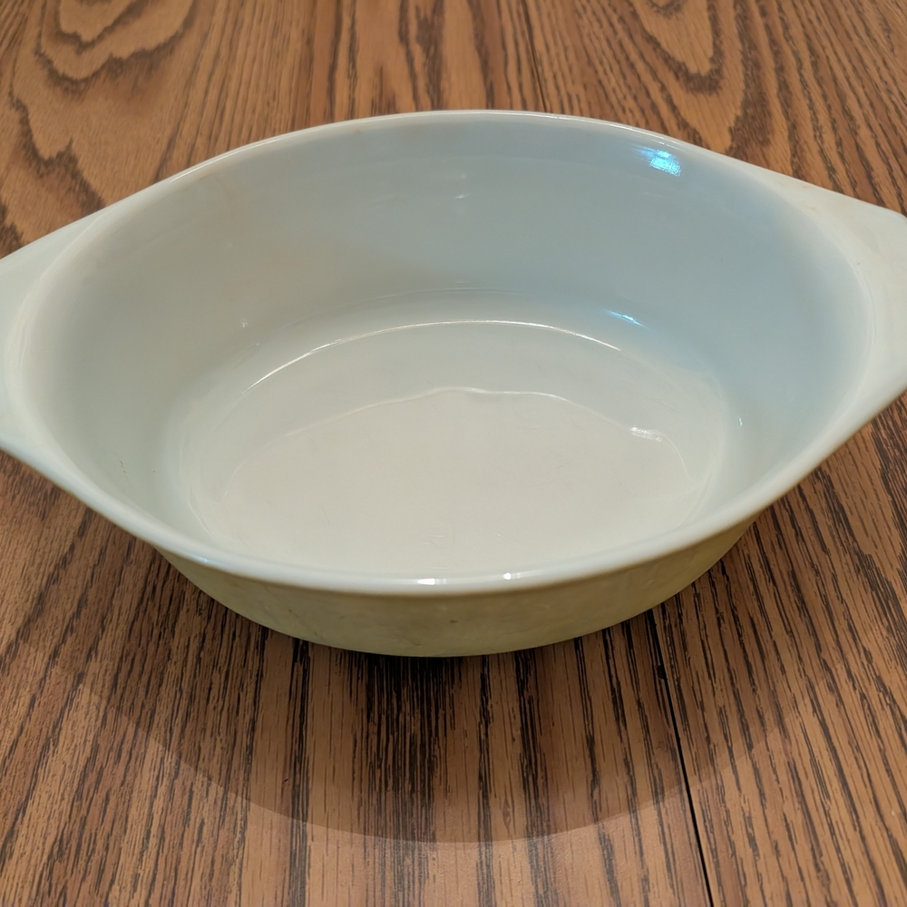 Pyrex 1 1/2 QT Ovenware Casserole Dish White Green Oval Vintage Glass USA